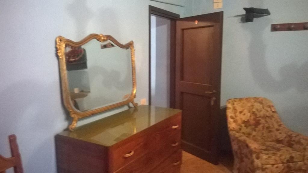 Bottega Di Montegiovi Hotell Scopeti Rum bild